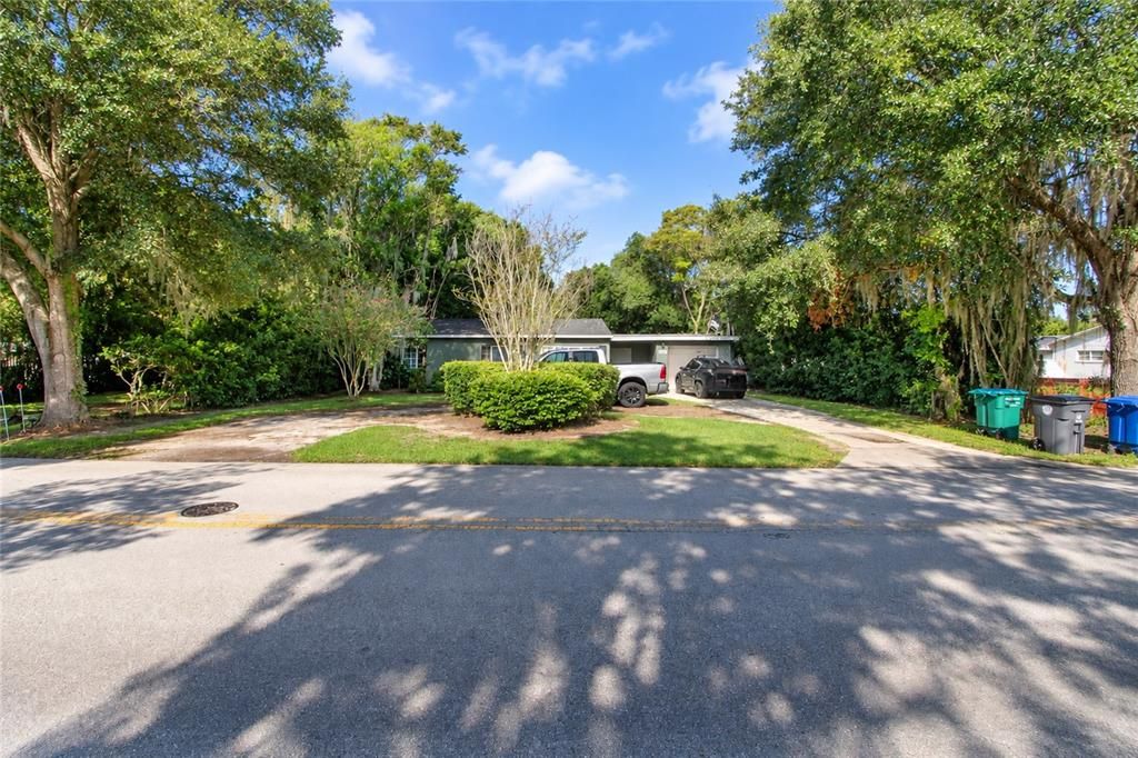 For Sale: $960,000 (2 beds, 1 baths, 1290 Square Feet)