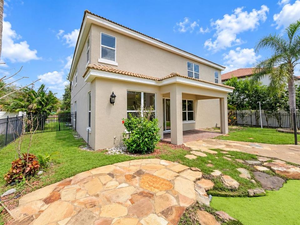 На продажу: $499,900 (5 спален, 3 ванн, 3385 Квадратных фут)