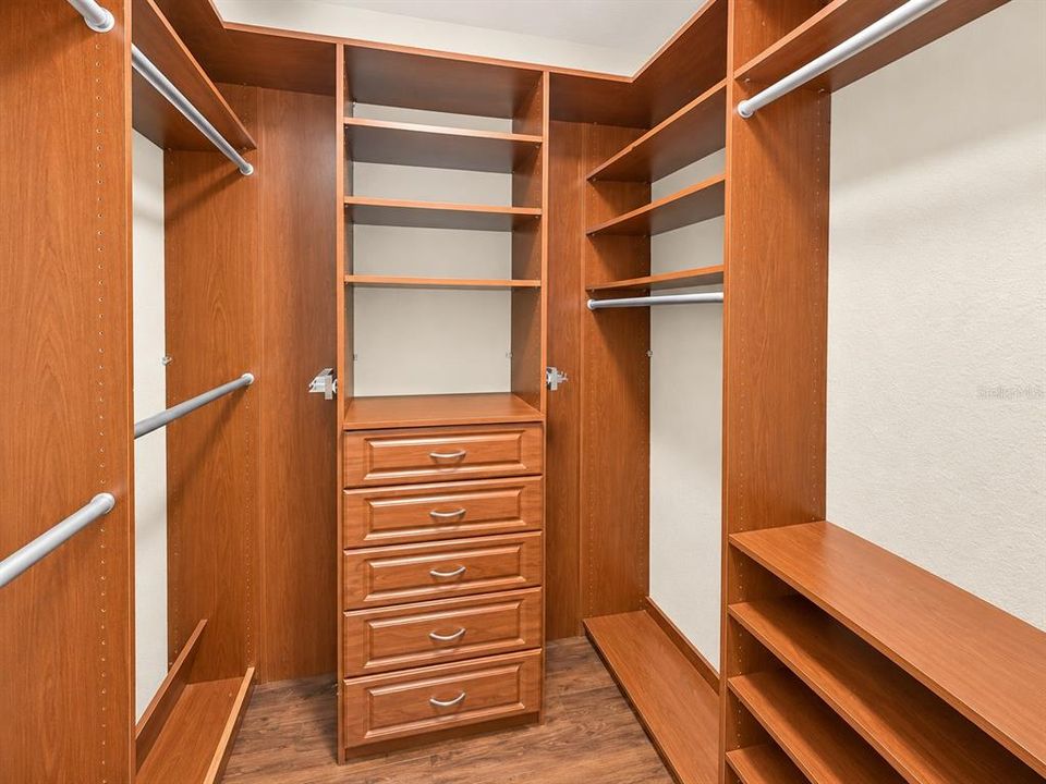 На продажу: $499,900 (5 спален, 3 ванн, 3385 Квадратных фут)