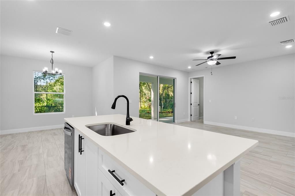 En Venta: $415,000 (3 camas, 2 baños, 1771 Pies cuadrados)