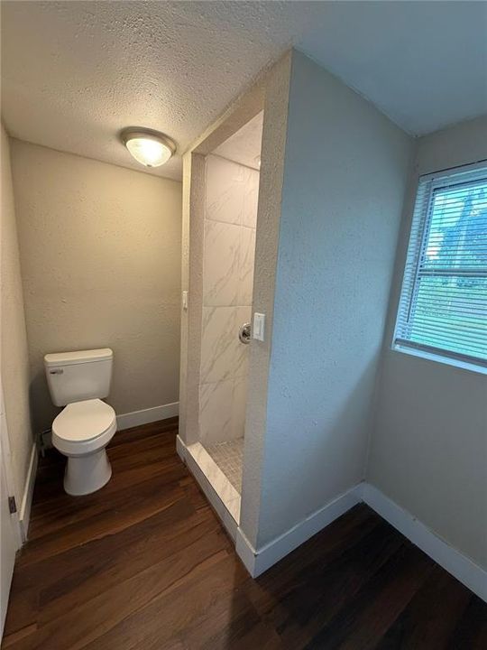 В аренду: $1,950 (4 спален, 2 ванн, 1256 Квадратных фут)