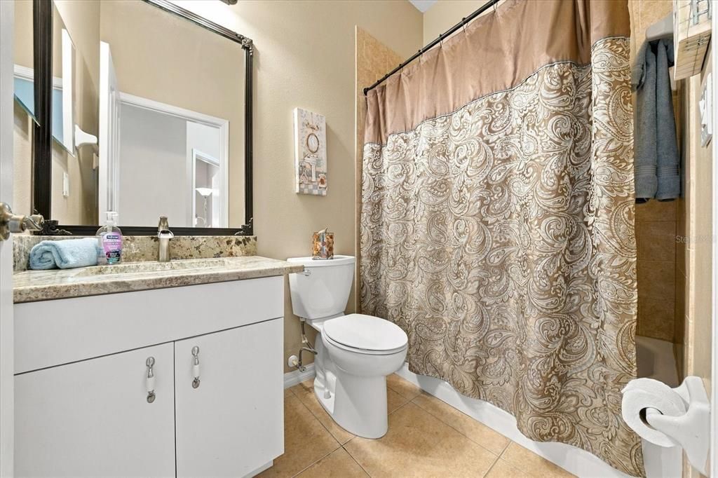 For Sale: $317,000 (2 beds, 2 baths, 1284 Square Feet)