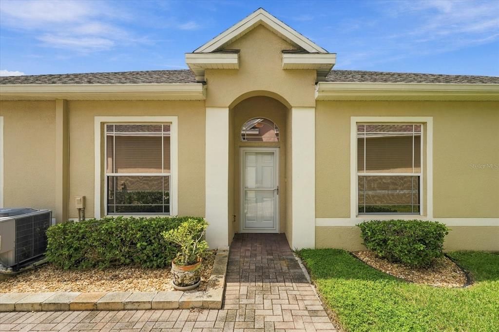 For Sale: $317,000 (2 beds, 2 baths, 1284 Square Feet)