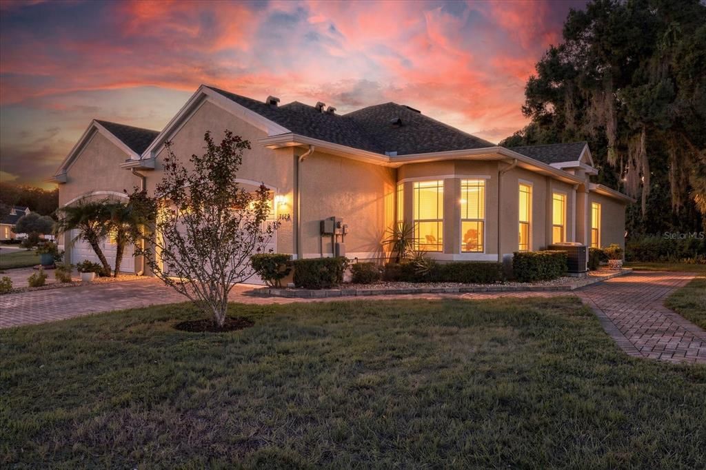 For Sale: $317,000 (2 beds, 2 baths, 1284 Square Feet)