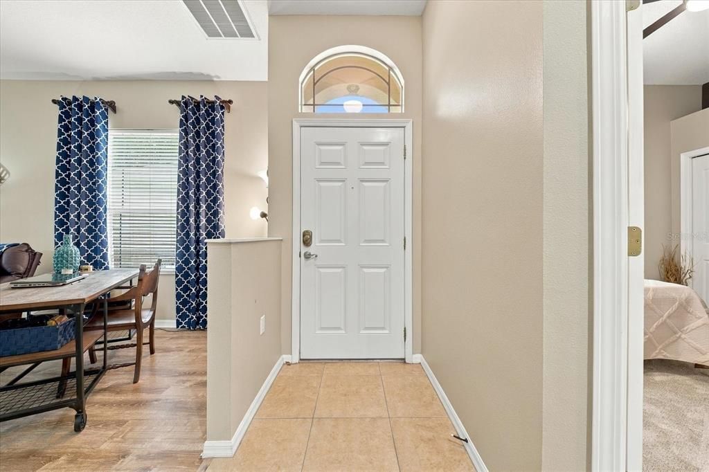 For Sale: $317,000 (2 beds, 2 baths, 1284 Square Feet)