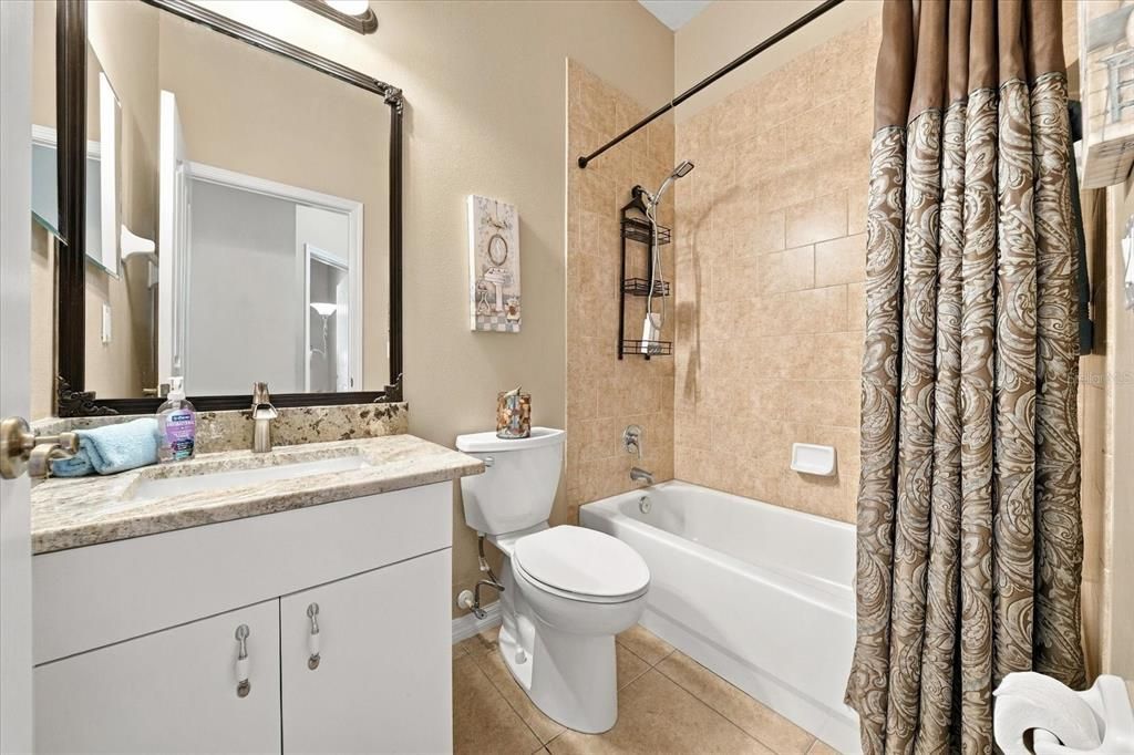 For Sale: $317,000 (2 beds, 2 baths, 1284 Square Feet)