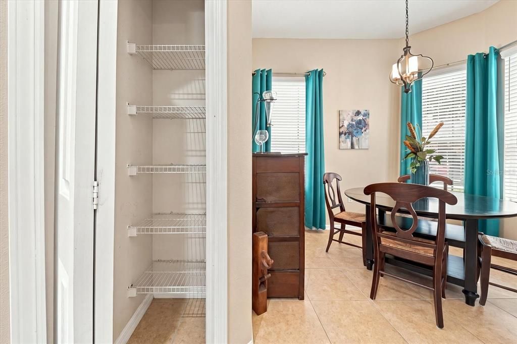 For Sale: $317,000 (2 beds, 2 baths, 1284 Square Feet)