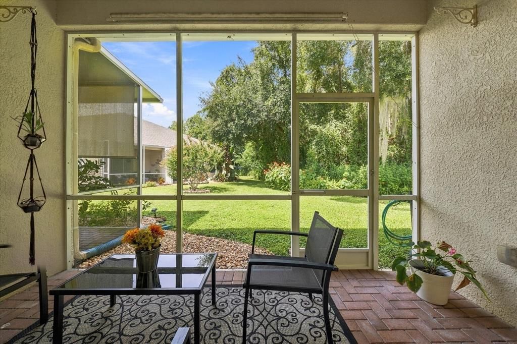 For Sale: $317,000 (2 beds, 2 baths, 1284 Square Feet)