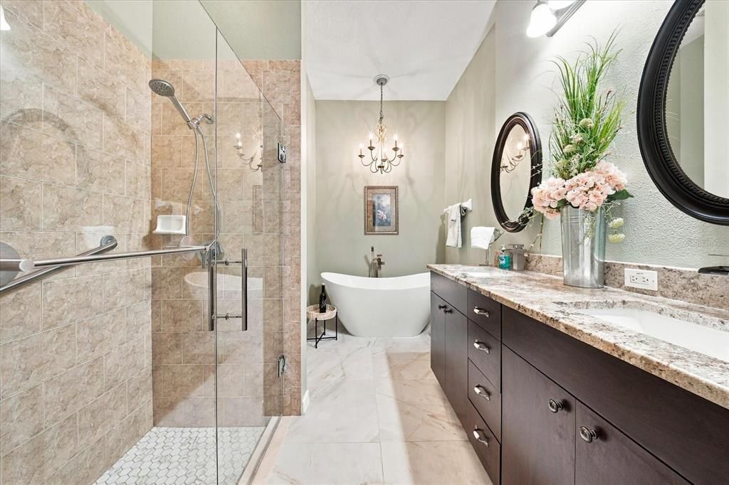 For Sale: $317,000 (2 beds, 2 baths, 1284 Square Feet)