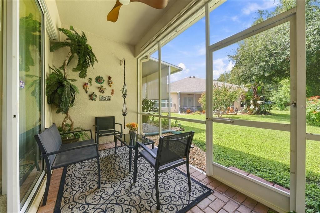 For Sale: $317,000 (2 beds, 2 baths, 1284 Square Feet)