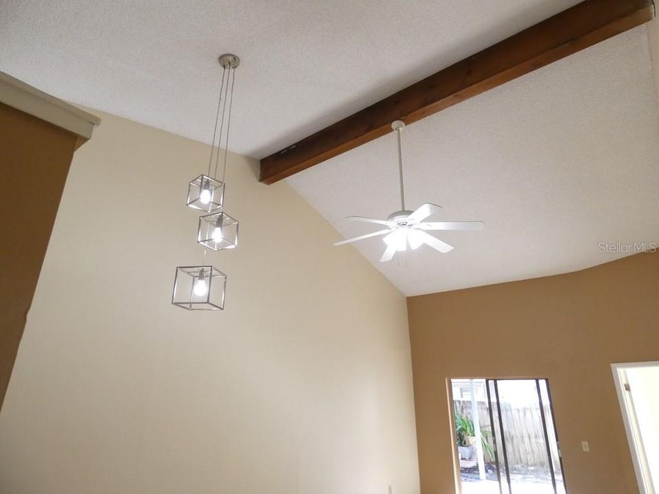 En Venta: $229,000 (2 camas, 1 baños, 904 Pies cuadrados)