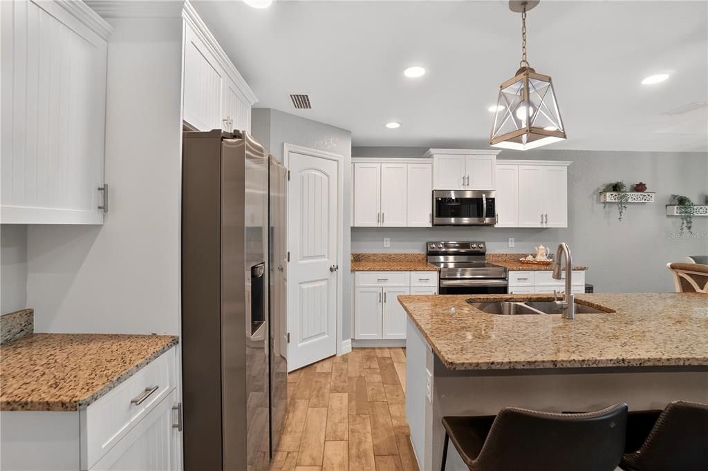 For Sale: $359,900 (3 beds, 2 baths, 1607 Square Feet)