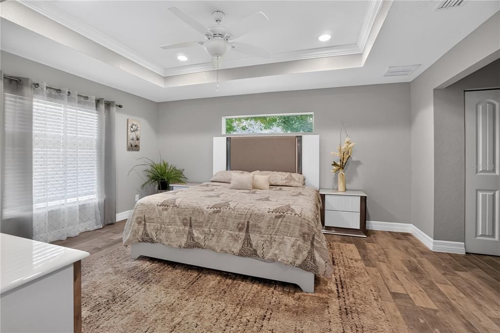 For Sale: $359,900 (3 beds, 2 baths, 1607 Square Feet)