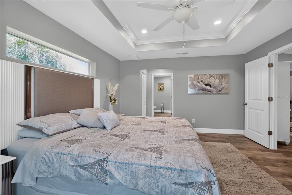 For Sale: $359,900 (3 beds, 2 baths, 1607 Square Feet)