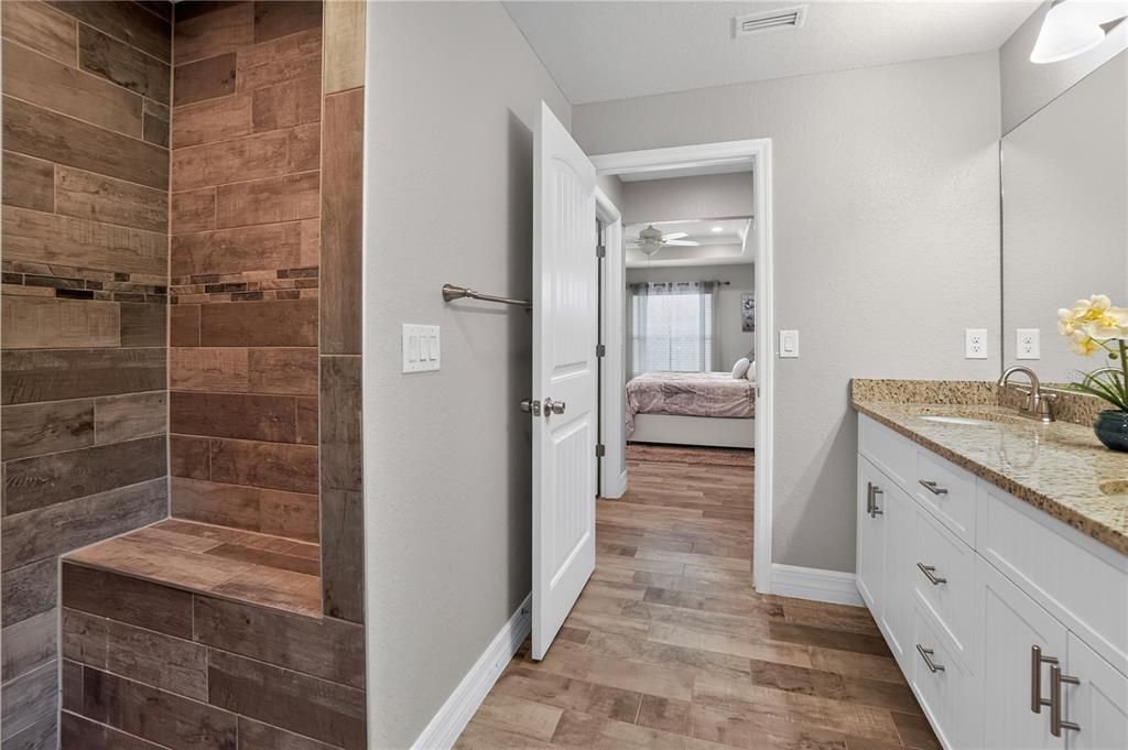 For Sale: $359,900 (3 beds, 2 baths, 1607 Square Feet)
