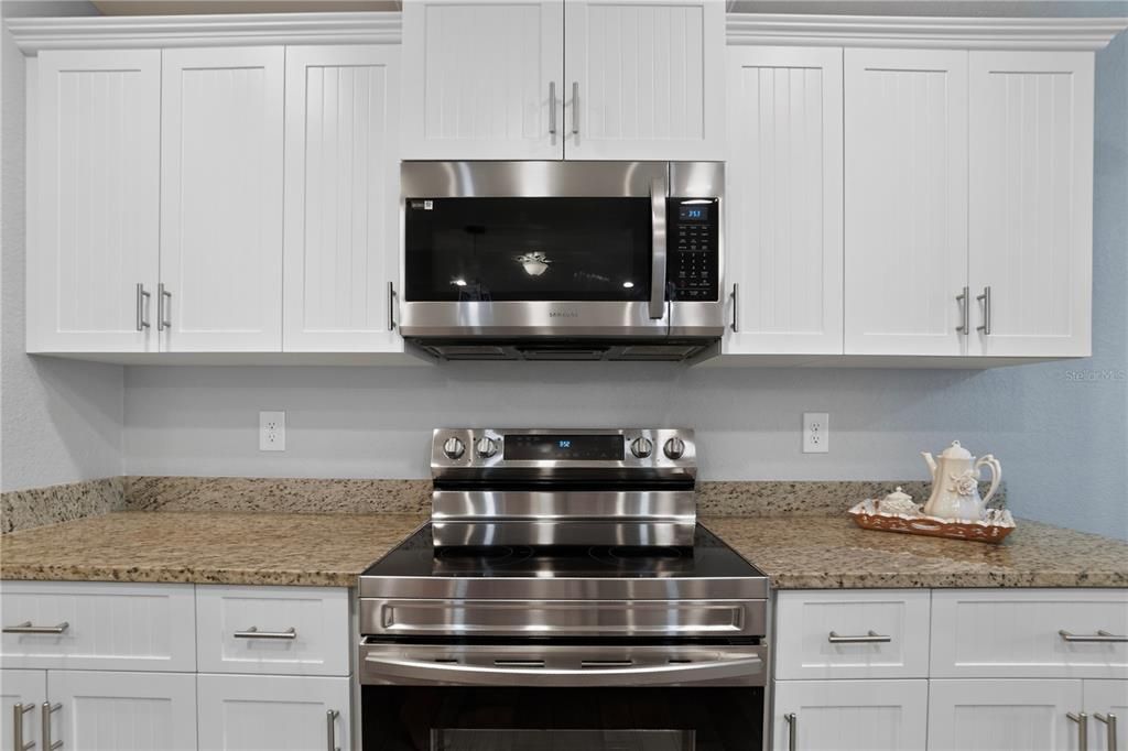 For Sale: $359,900 (3 beds, 2 baths, 1607 Square Feet)