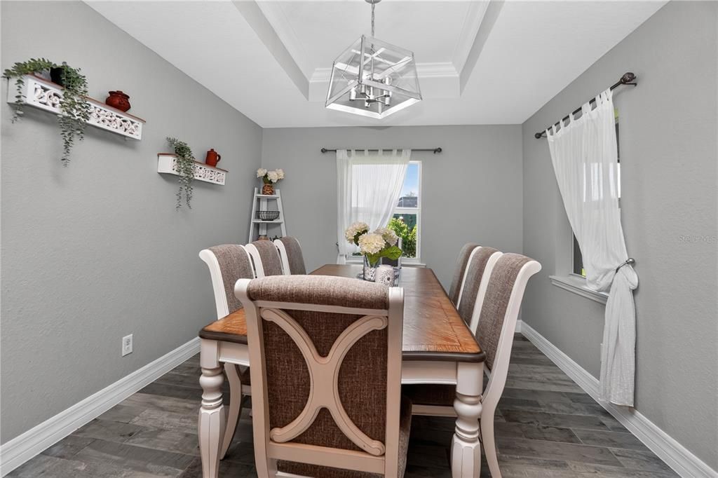 For Sale: $359,900 (3 beds, 2 baths, 1607 Square Feet)