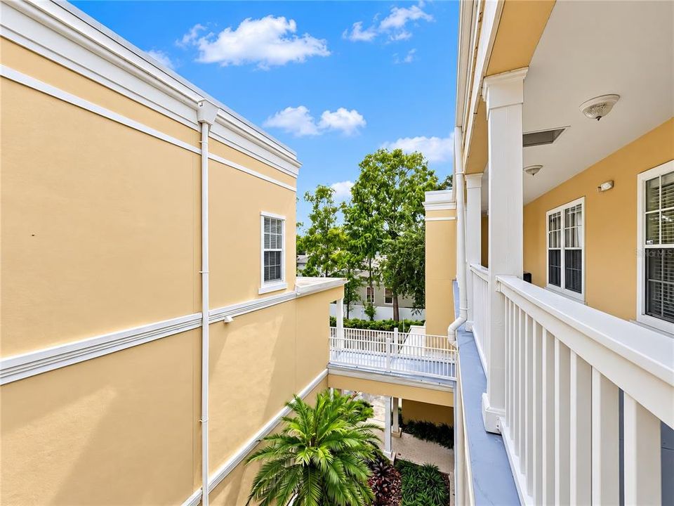 En Venta: $439,900 (2 camas, 2 baños, 1211 Pies cuadrados)