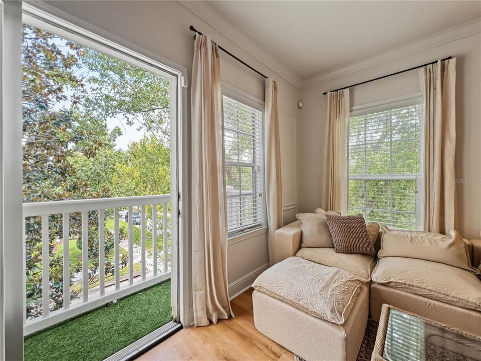 En Venta: $439,900 (2 camas, 2 baños, 1211 Pies cuadrados)