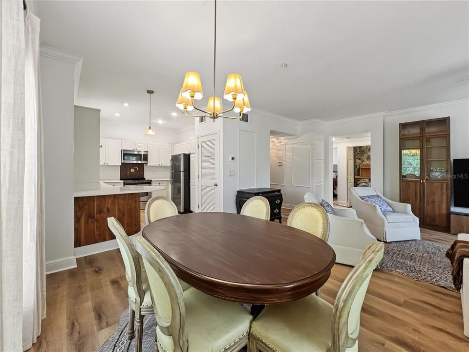 En Venta: $439,900 (2 camas, 2 baños, 1211 Pies cuadrados)