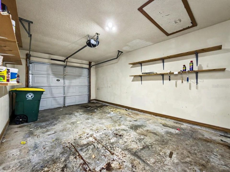 На продажу: $245,000 (2 спален, 2 ванн, 1045 Квадратных фут)