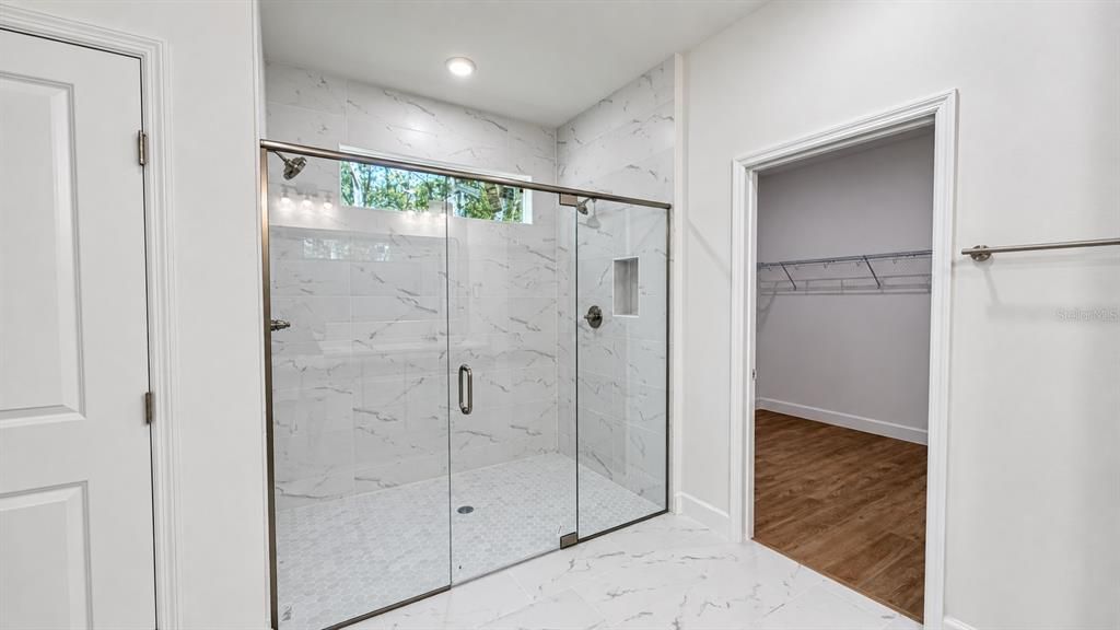 На продажу: $314,900 (4 спален, 3 ванн, 1865 Квадратных фут)