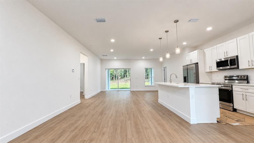 На продажу: $314,900 (4 спален, 3 ванн, 1865 Квадратных фут)