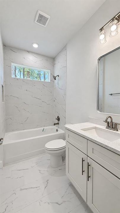 На продажу: $314,900 (4 спален, 3 ванн, 1865 Квадратных фут)
