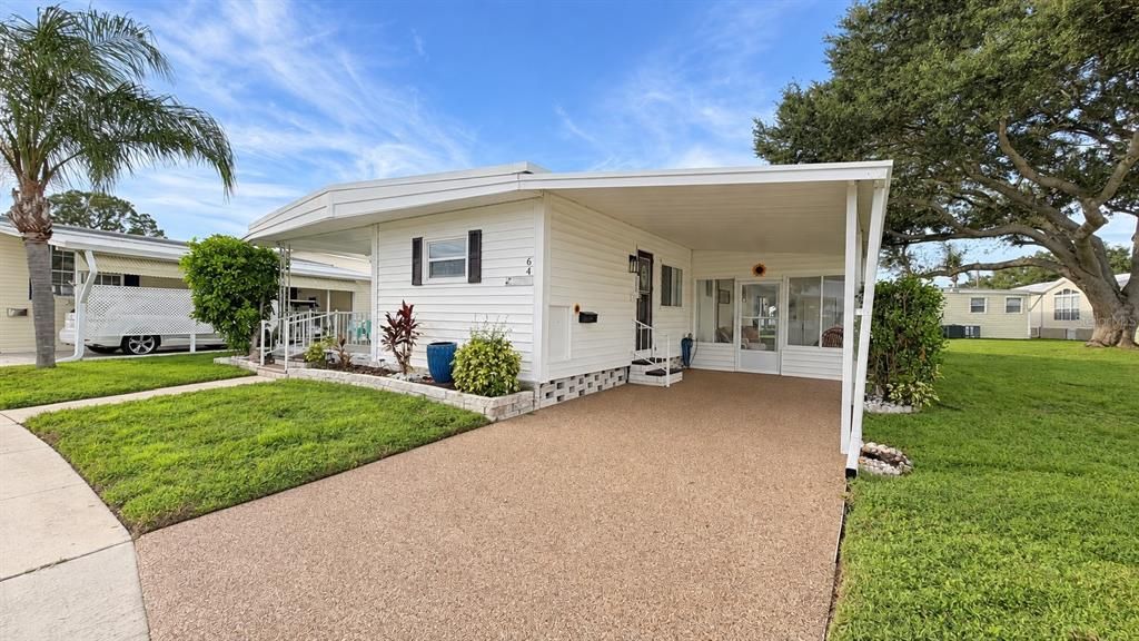 For Sale: $159,900 (2 beds, 2 baths, 960 Square Feet)