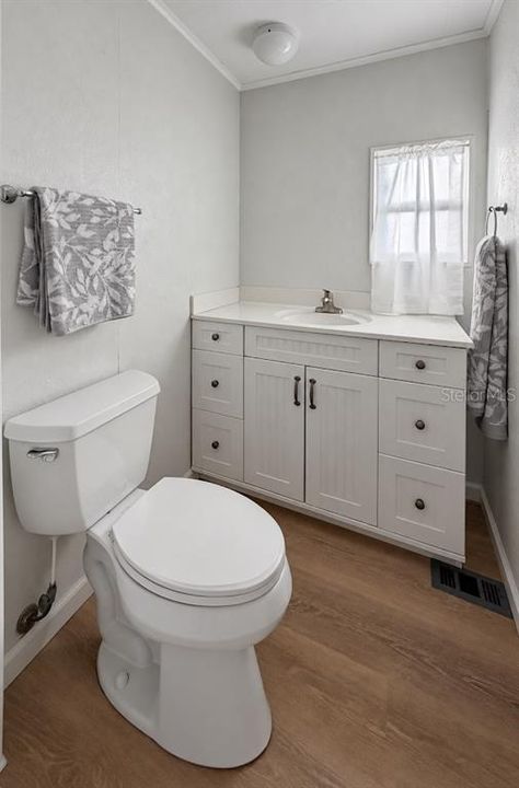 For Sale: $159,900 (2 beds, 2 baths, 960 Square Feet)