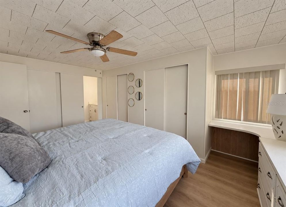 For Sale: $159,900 (2 beds, 2 baths, 960 Square Feet)