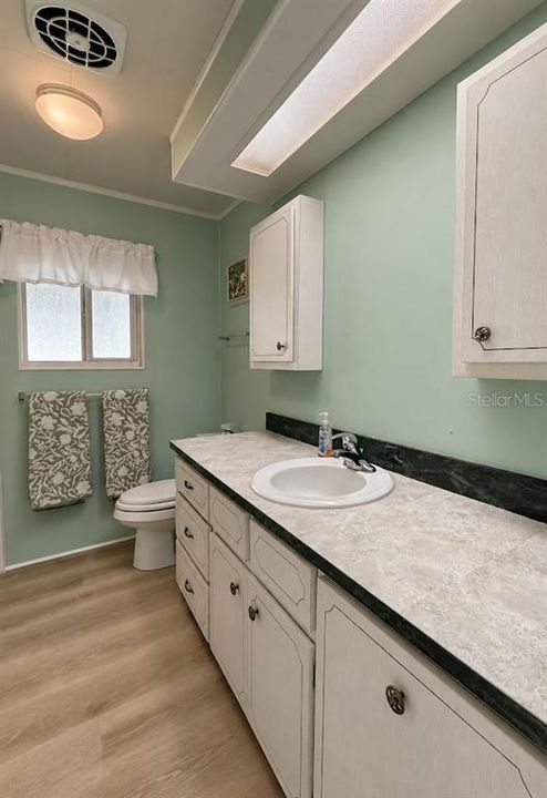 For Sale: $159,900 (2 beds, 2 baths, 960 Square Feet)