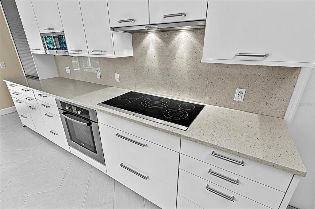 For Sale: $299,900 (3 beds, 2 baths, 1591 Square Feet)