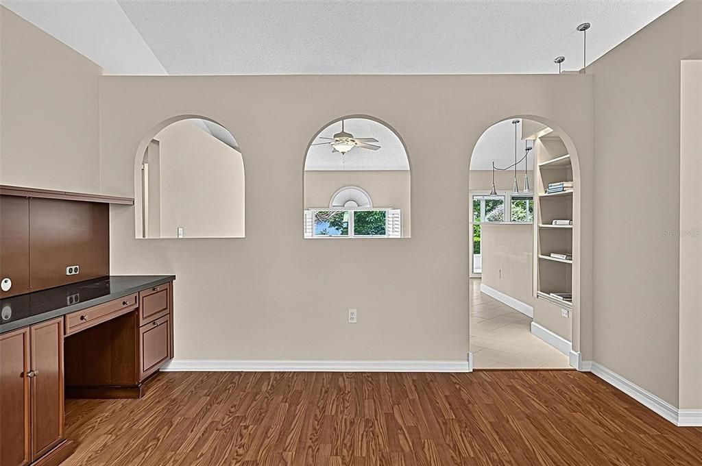 For Sale: $299,900 (3 beds, 2 baths, 1591 Square Feet)