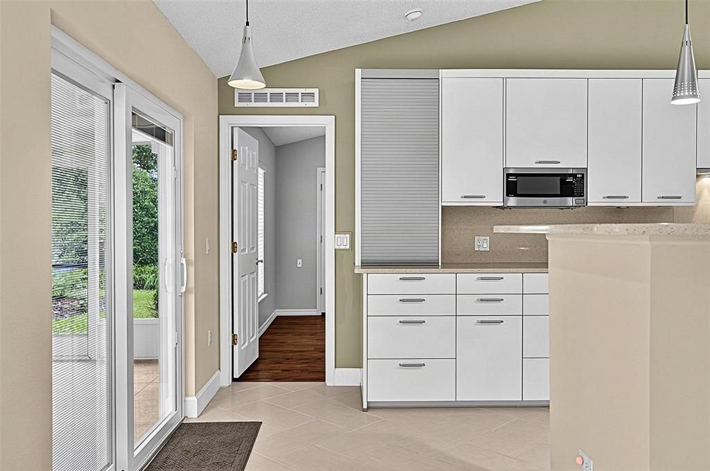 For Sale: $299,900 (3 beds, 2 baths, 1591 Square Feet)