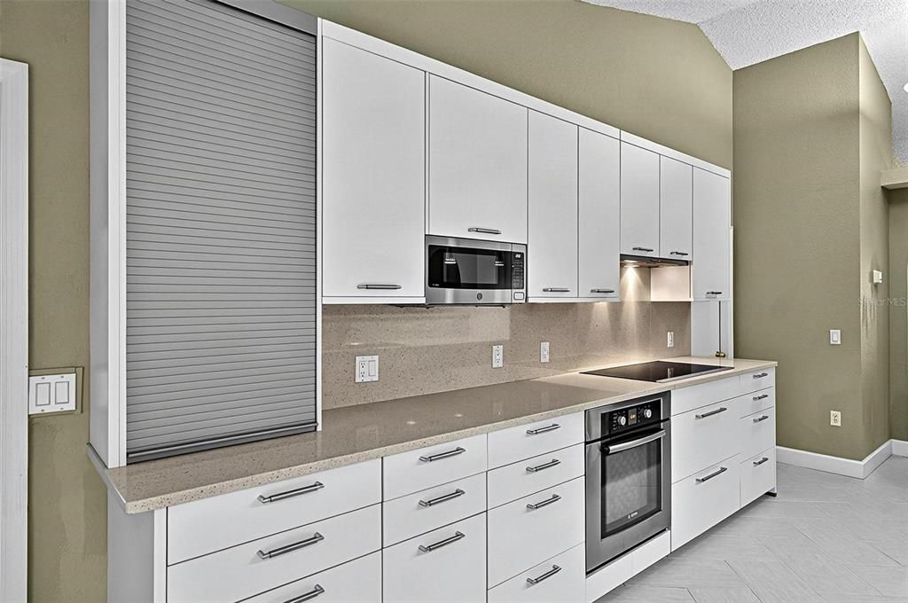 For Sale: $299,900 (3 beds, 2 baths, 1591 Square Feet)