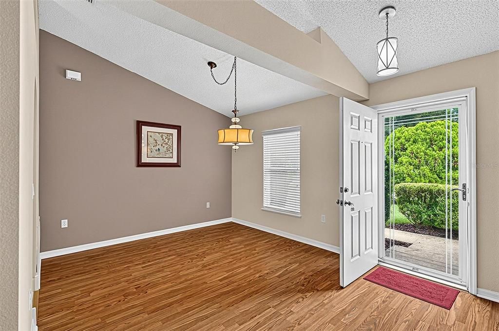 For Sale: $299,900 (3 beds, 2 baths, 1591 Square Feet)