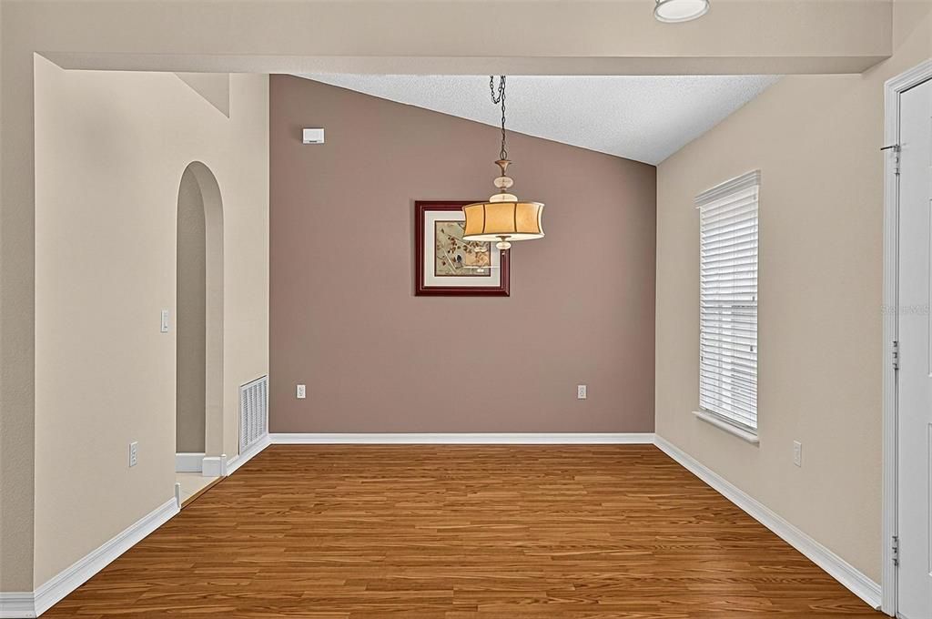 For Sale: $299,900 (3 beds, 2 baths, 1591 Square Feet)