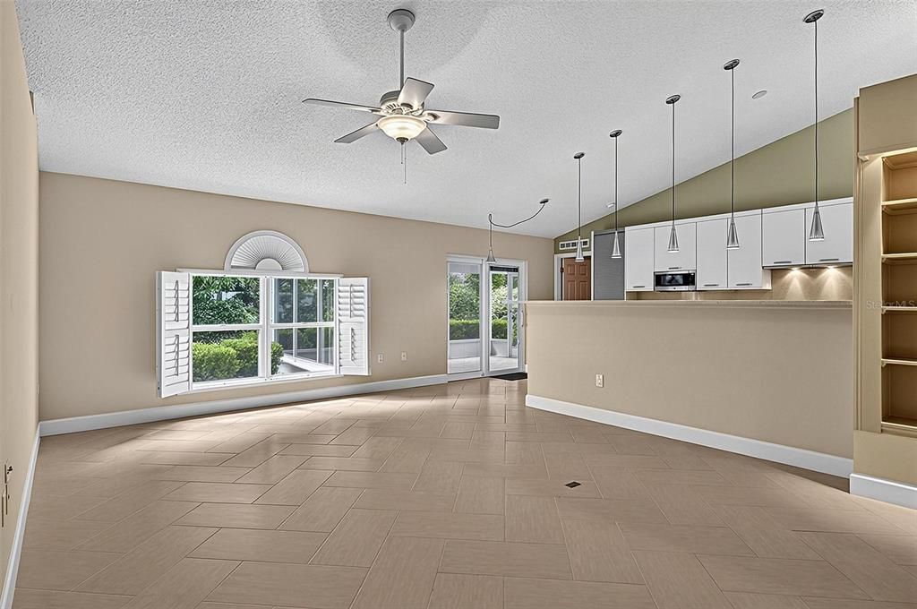 For Sale: $299,900 (3 beds, 2 baths, 1591 Square Feet)