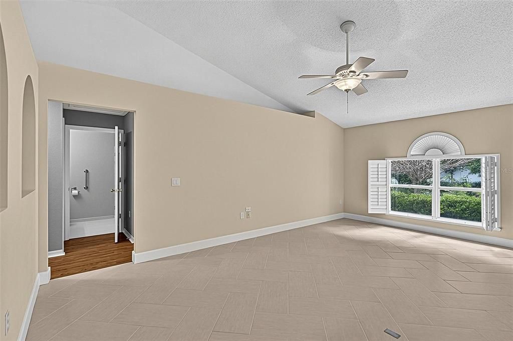 For Sale: $299,900 (3 beds, 2 baths, 1591 Square Feet)