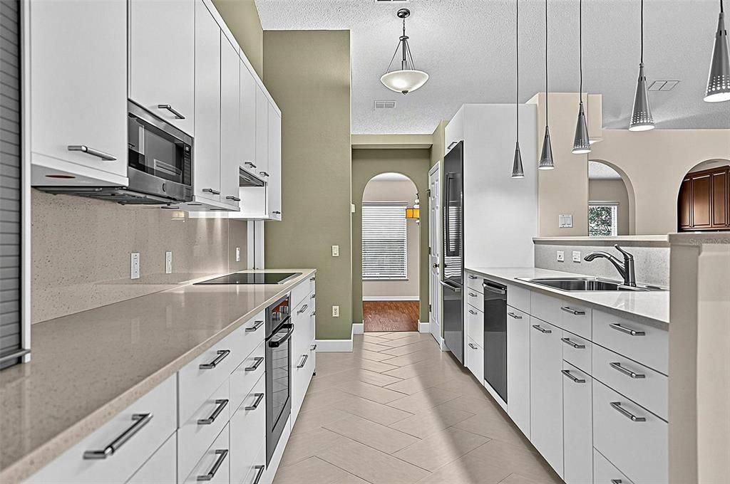 For Sale: $299,900 (3 beds, 2 baths, 1591 Square Feet)