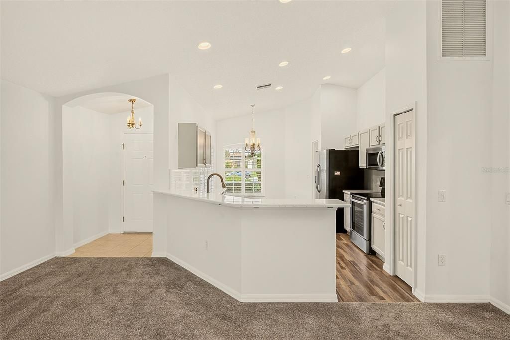 For Sale: $235,000 (2 beds, 2 baths, 1260 Square Feet)