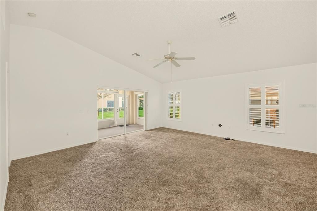 For Sale: $235,000 (2 beds, 2 baths, 1260 Square Feet)