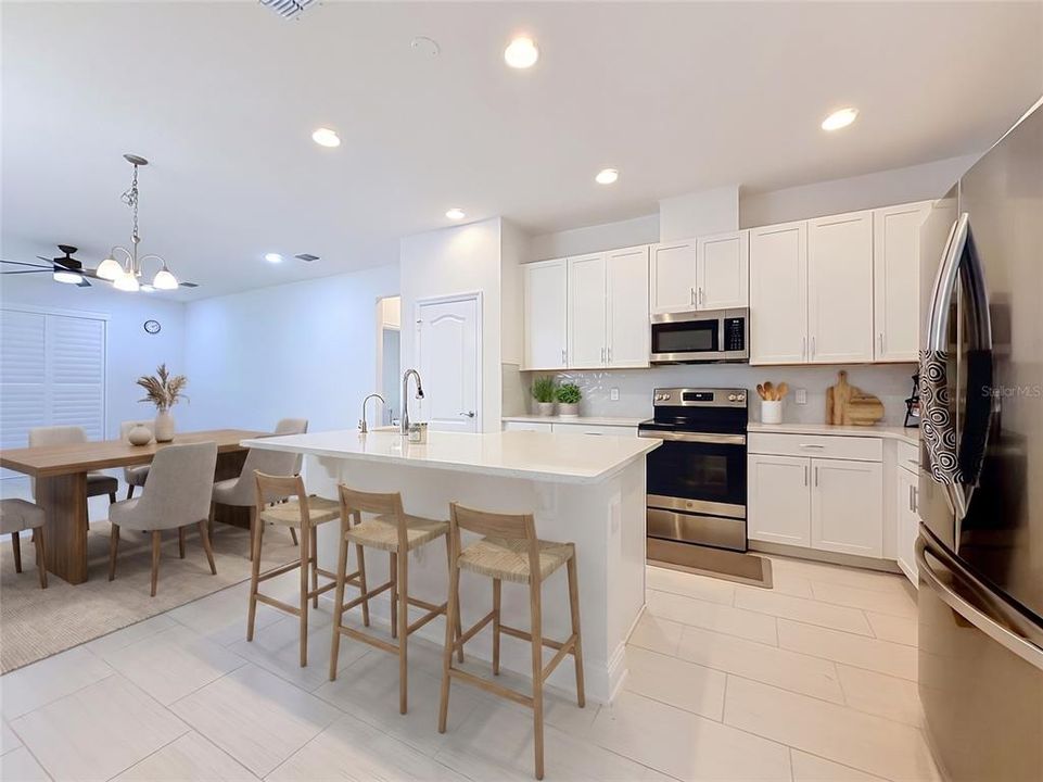 For Sale: $444,000 (3 beds, 2 baths, 1663 Square Feet)