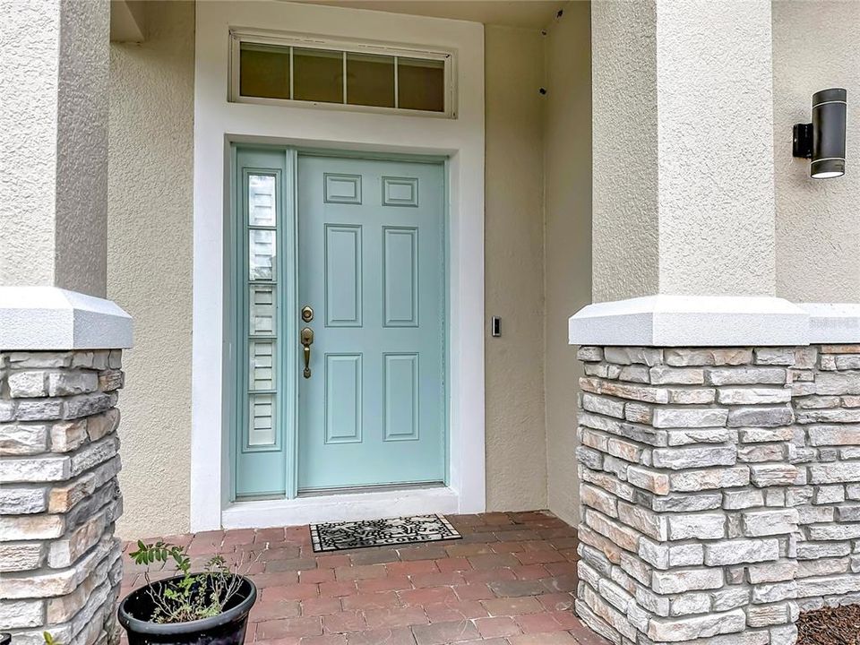 For Sale: $444,000 (3 beds, 2 baths, 1663 Square Feet)