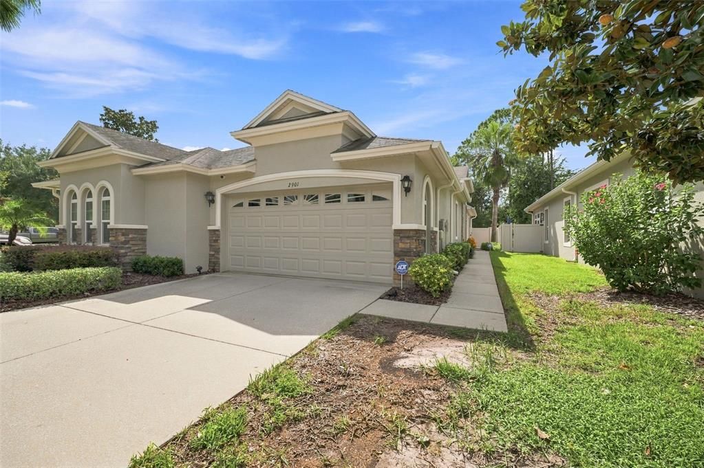 For Sale: $398,900 (2 beds, 2 baths, 1689 Square Feet)