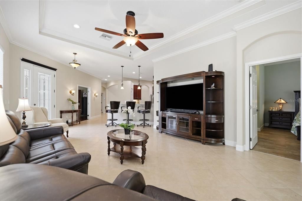 For Sale: $398,900 (2 beds, 2 baths, 1689 Square Feet)