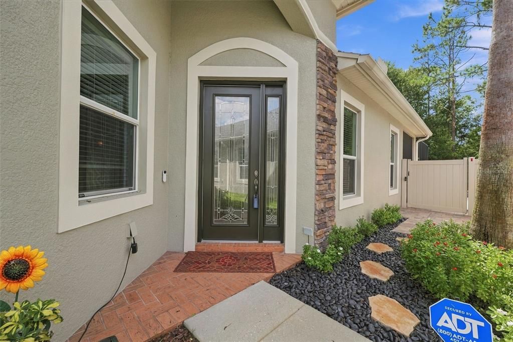 For Sale: $398,900 (2 beds, 2 baths, 1689 Square Feet)