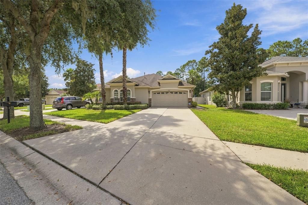 For Sale: $398,900 (2 beds, 2 baths, 1689 Square Feet)