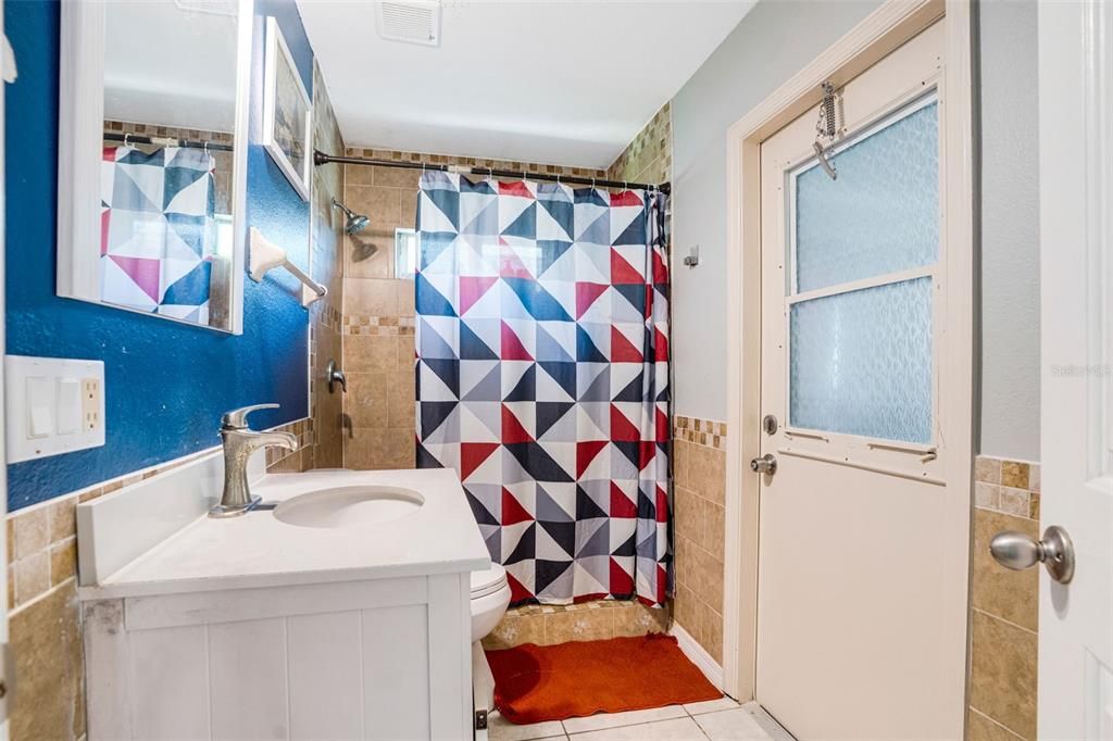 En Venta: $409,000 (4 camas, 2 baños, 2187 Pies cuadrados)